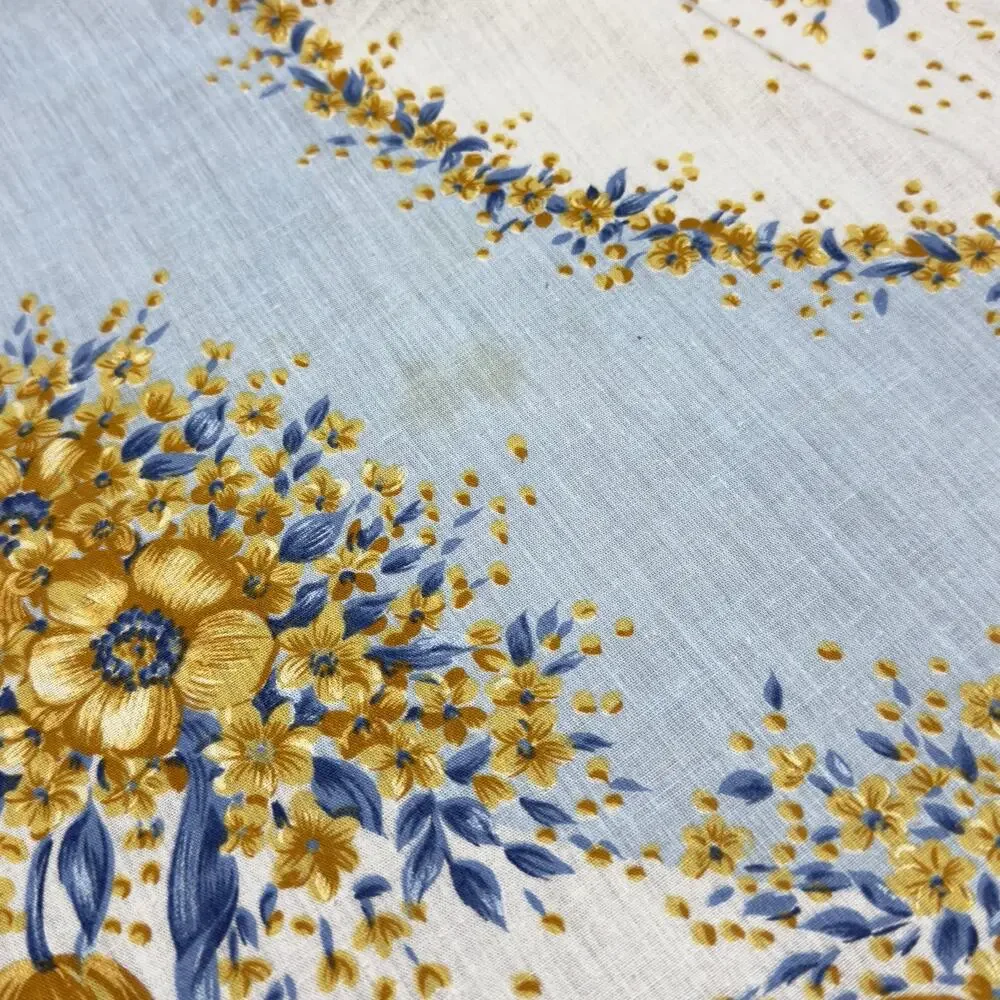 VINTAGE 60s 70s 9pc Floral Tablecloth and Matching Cloth Napkins Table Setting